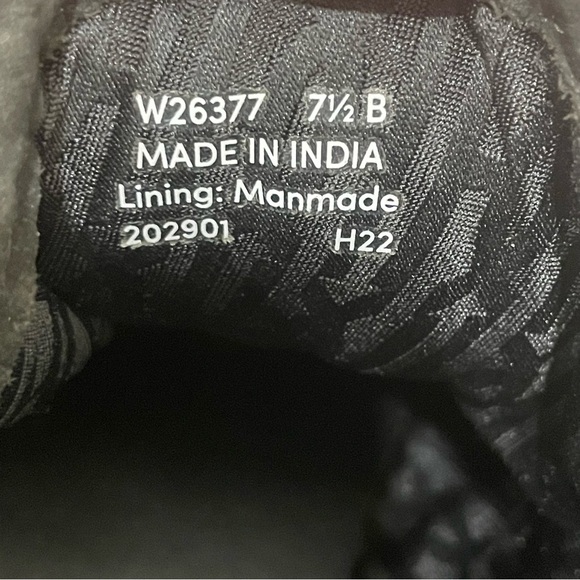 Cole Haan Women's 7.5 B All Day Summit Chukka Bootie Black Boots - Picture 15 of 15